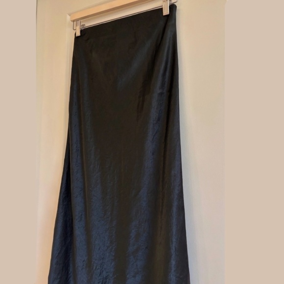 Babaton- Slip Satin Maxi Skirt Black Size 6 - Picture 6 of 10